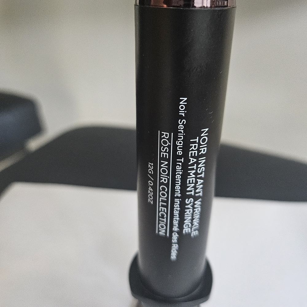 Pearl de Flore Noir Instant Wrinkle Treatment Syringe – 0.42fl. oz/12G - Picture 3 of 10